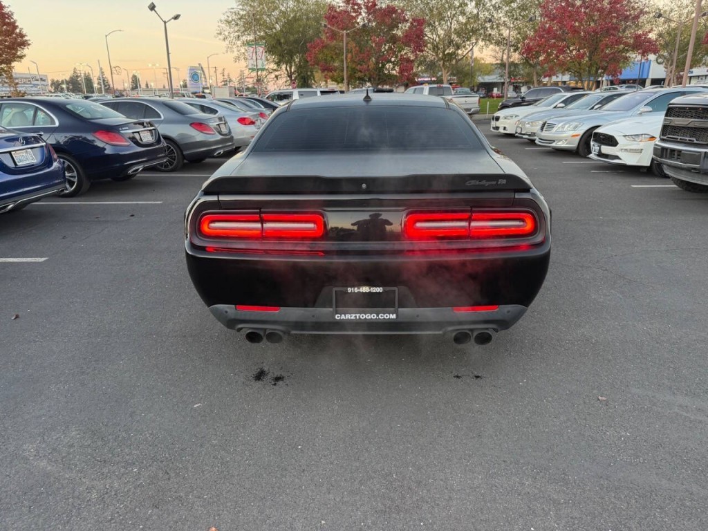 2017 Dodge Challenger Image 7