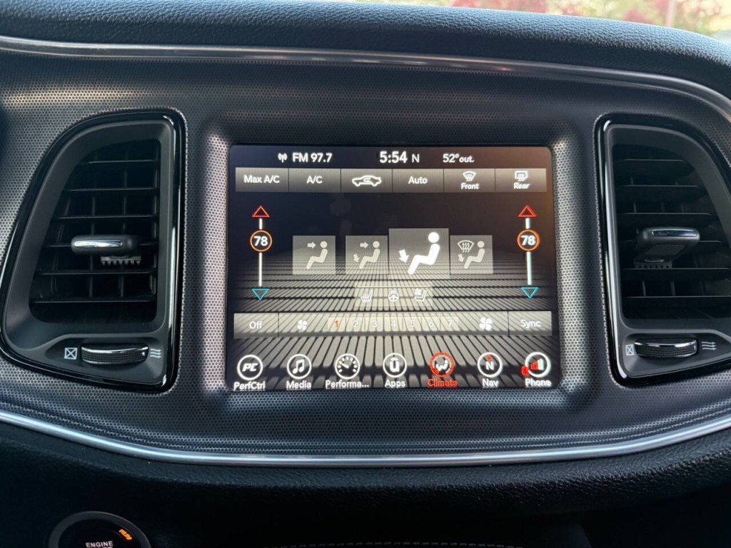 2017 Dodge Challenger Image 16