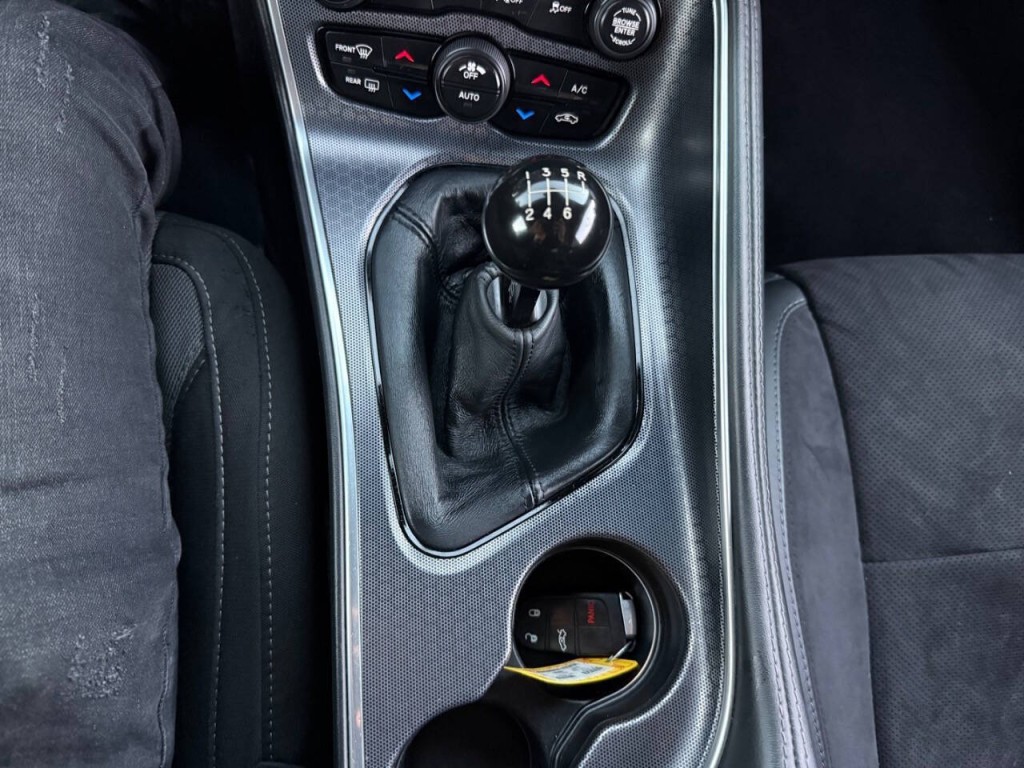 2017 Dodge Challenger Image 19