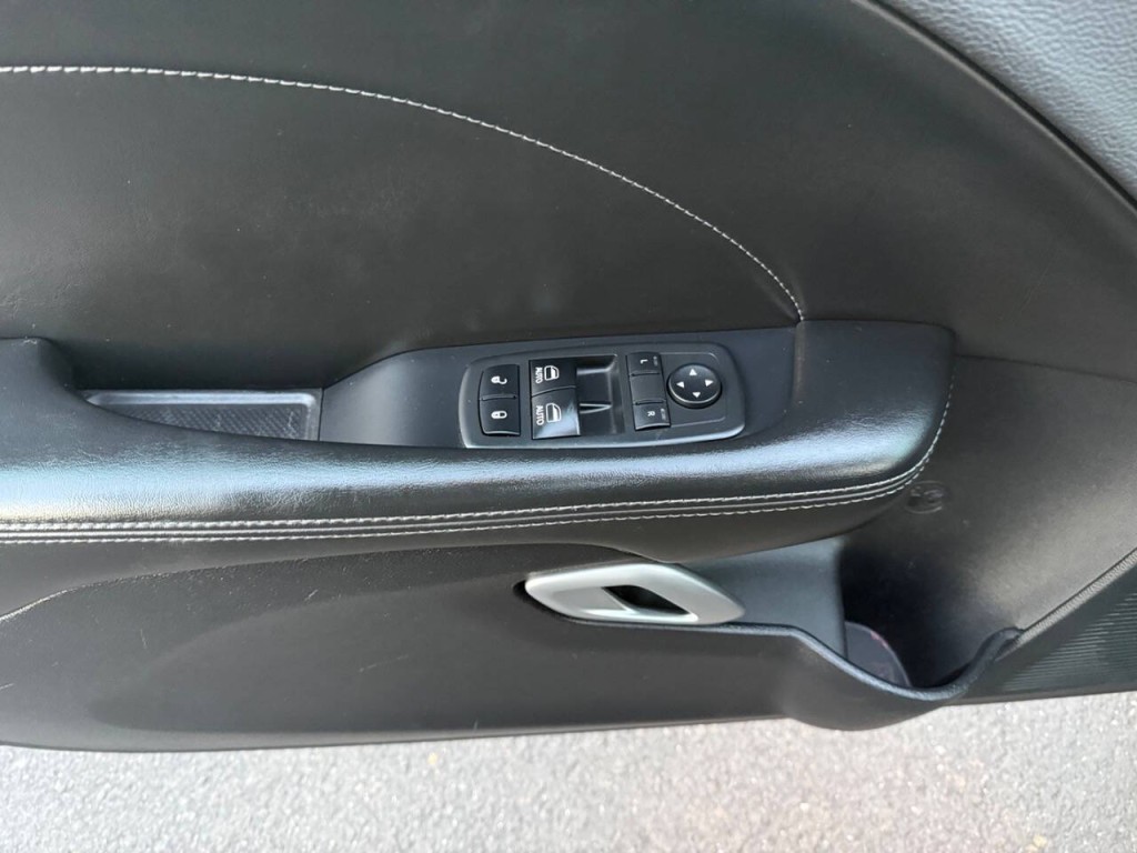 2017 Dodge Challenger Image 21