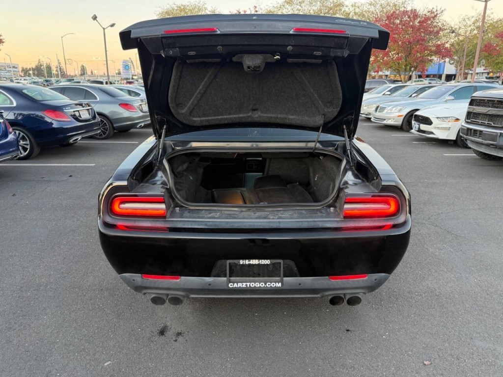 2017 Dodge Challenger Image 22