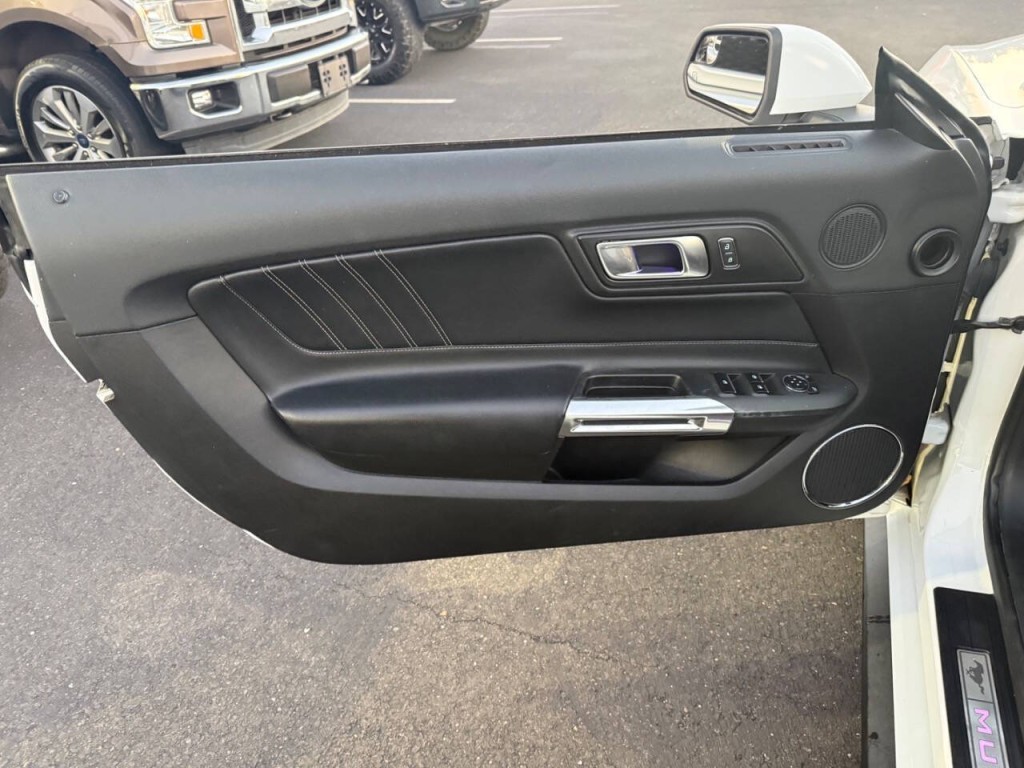 2019 Ford Mustang Image 20