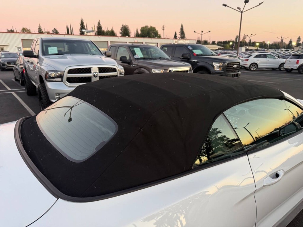 2019 Ford Mustang Image 25