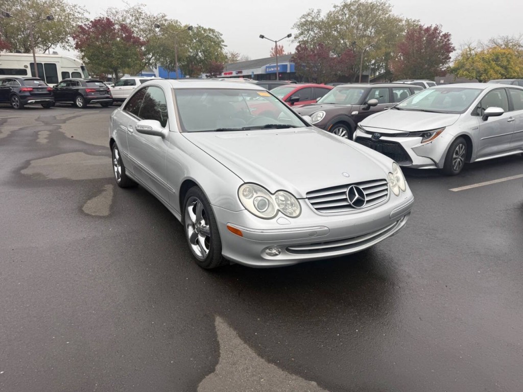 2004 Mercedes-Benz CLK-Class Image 4