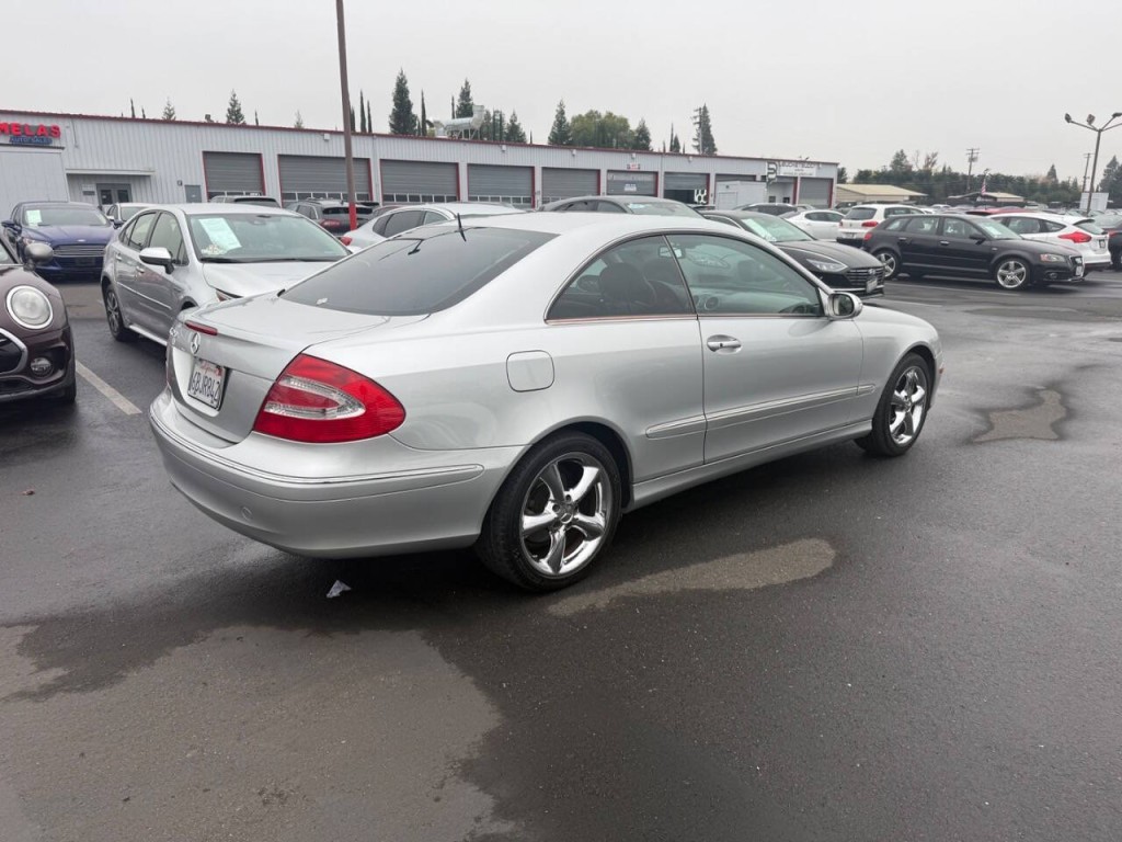 2004 Mercedes-Benz CLK-Class Image 6