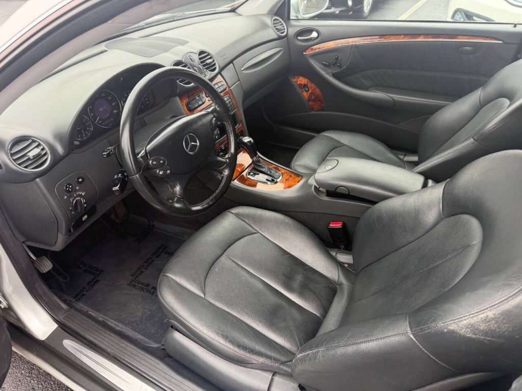 2004 Mercedes-Benz CLK-Class Image 14