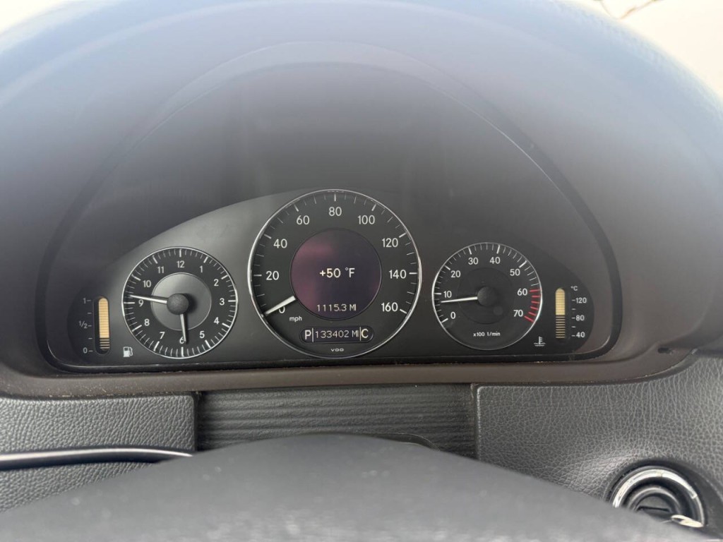 2004 Mercedes-Benz CLK-Class Image 18