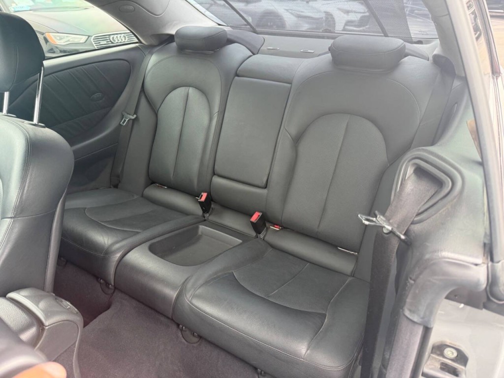 2004 Mercedes-Benz CLK-Class Image 23
