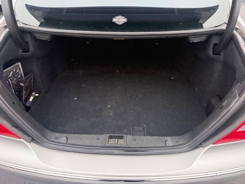 2004 Mercedes-Benz CLK-Class Image 25