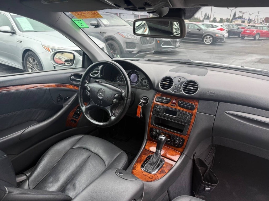 2004 Mercedes-Benz CLK-Class Image 27