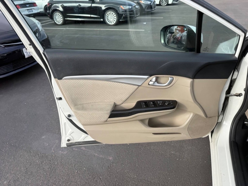 2015 Honda Civic Image 22