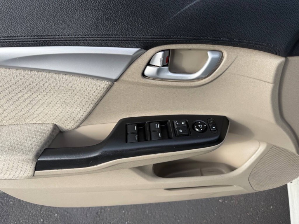 2015 Honda Civic Image 23