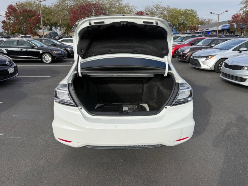 2015 Honda Civic Image 25