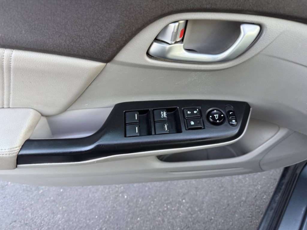 2012 Honda Civic Image 19