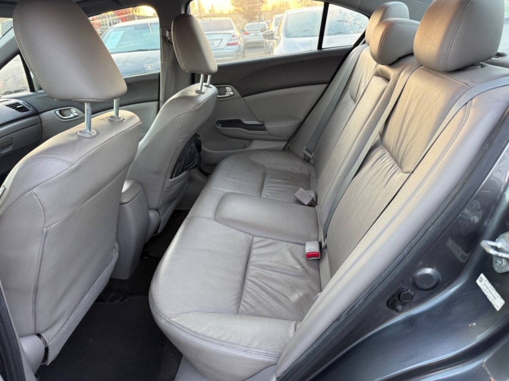2012 Honda Civic Image 23