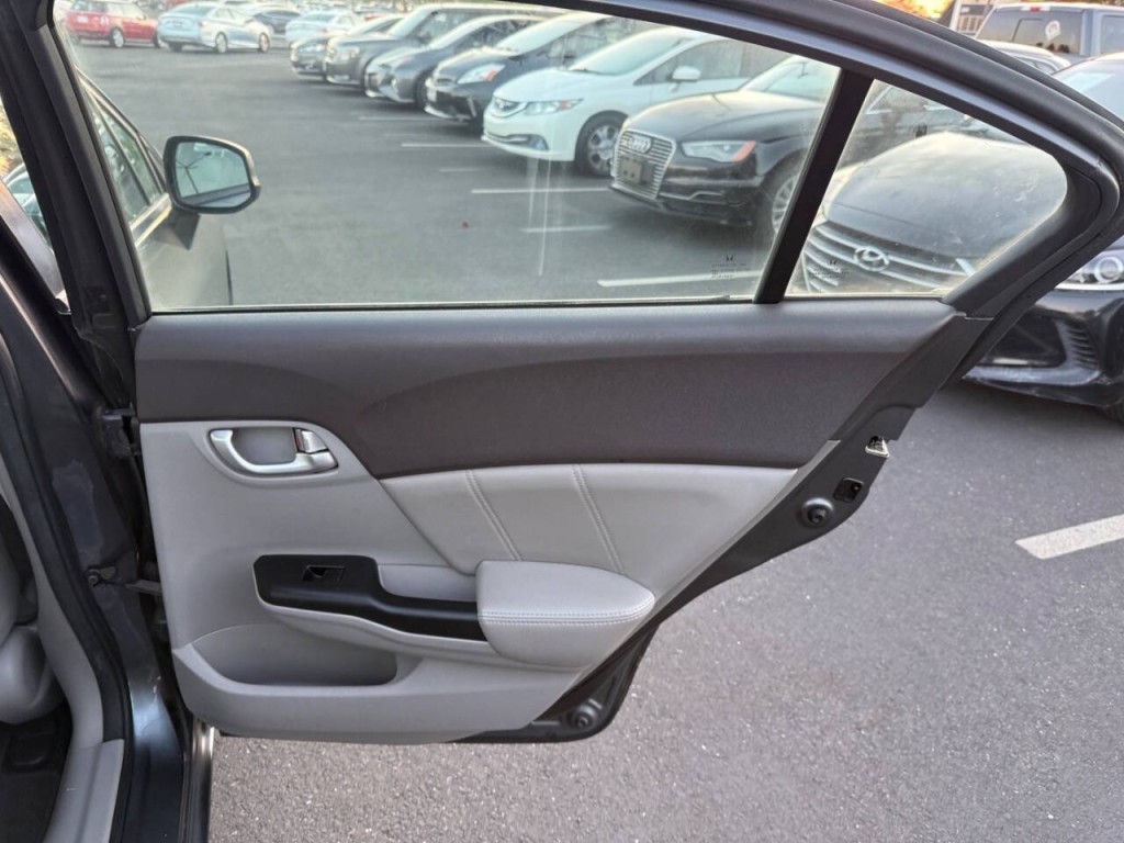 2012 Honda Civic Image 28