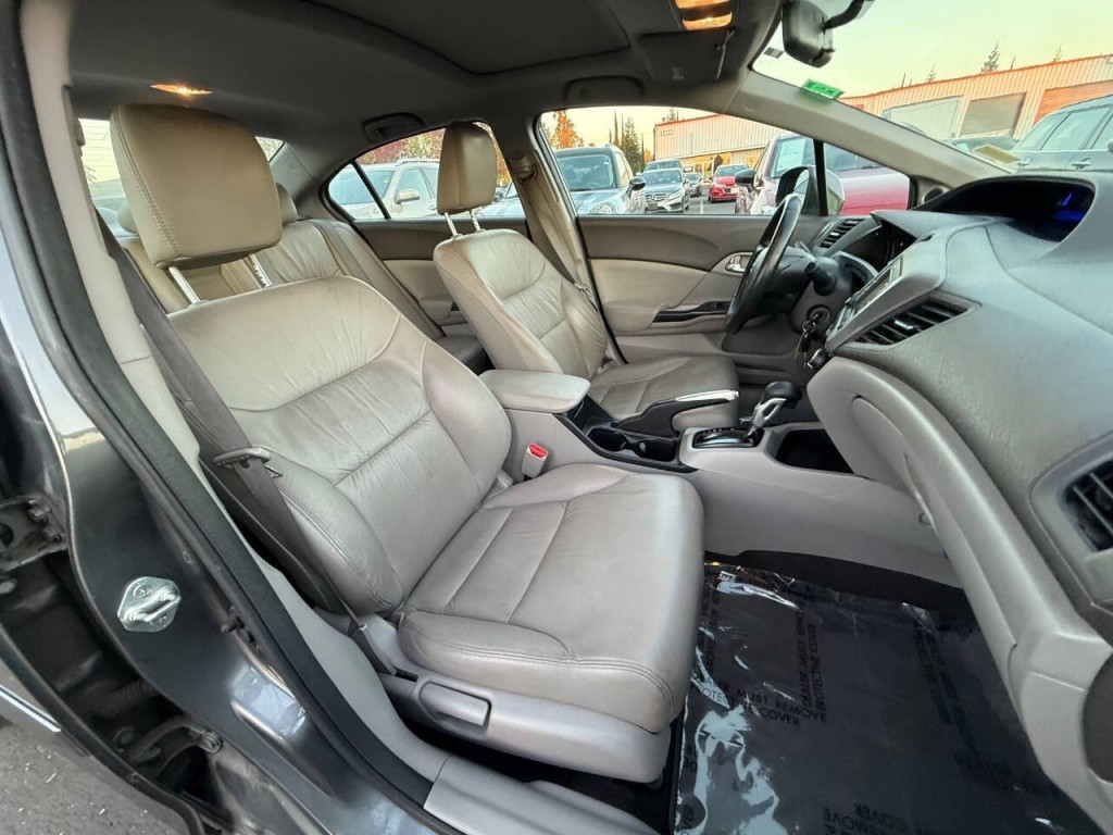 2012 Honda Civic Image 31