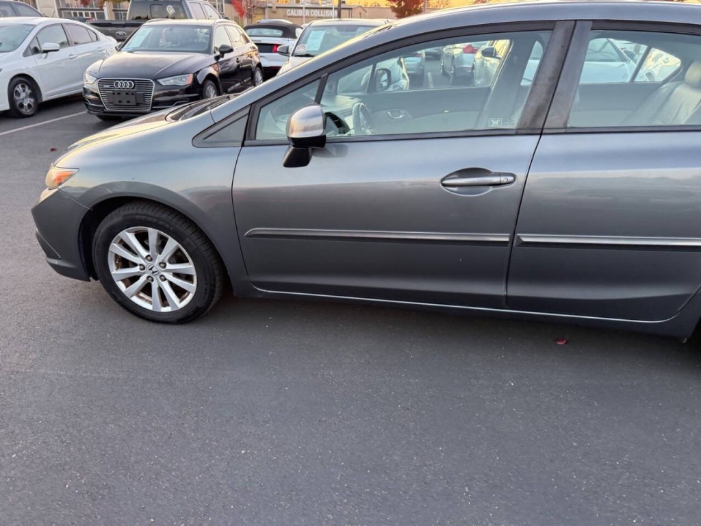 2012 Honda Civic Image 35