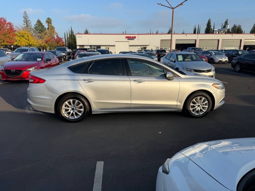 2017 Ford Fusion Image 5