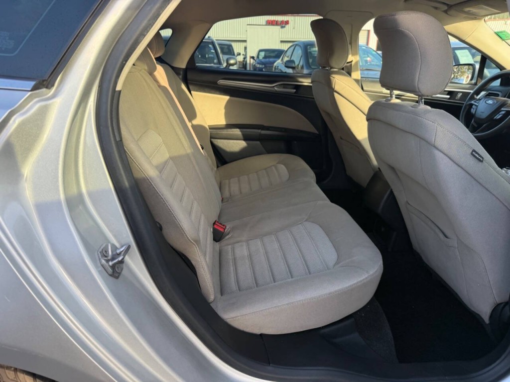 2017 Ford Fusion Image 11