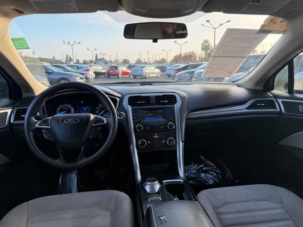 2017 Ford Fusion Image 14