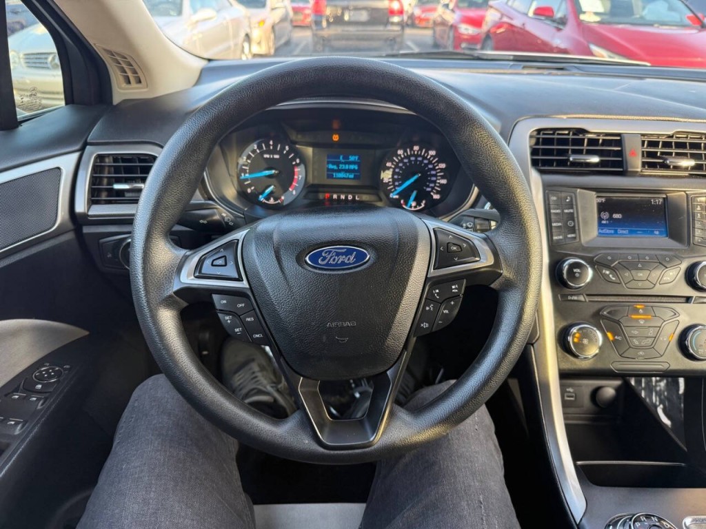 2017 Ford Fusion Image 15