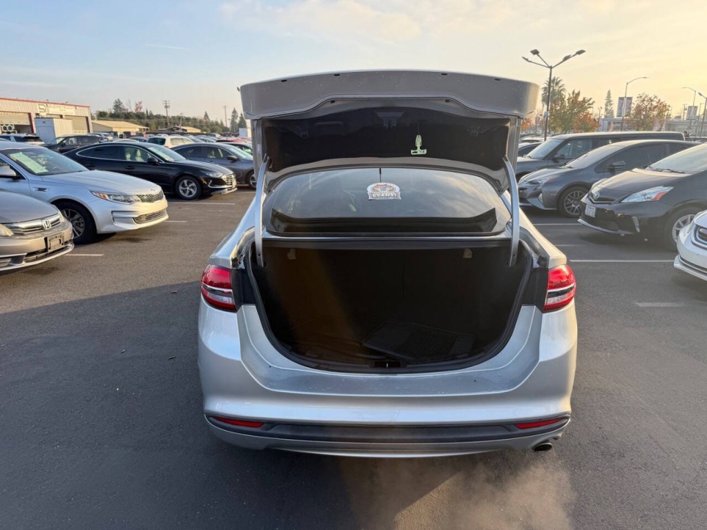 2017 Ford Fusion Image 24