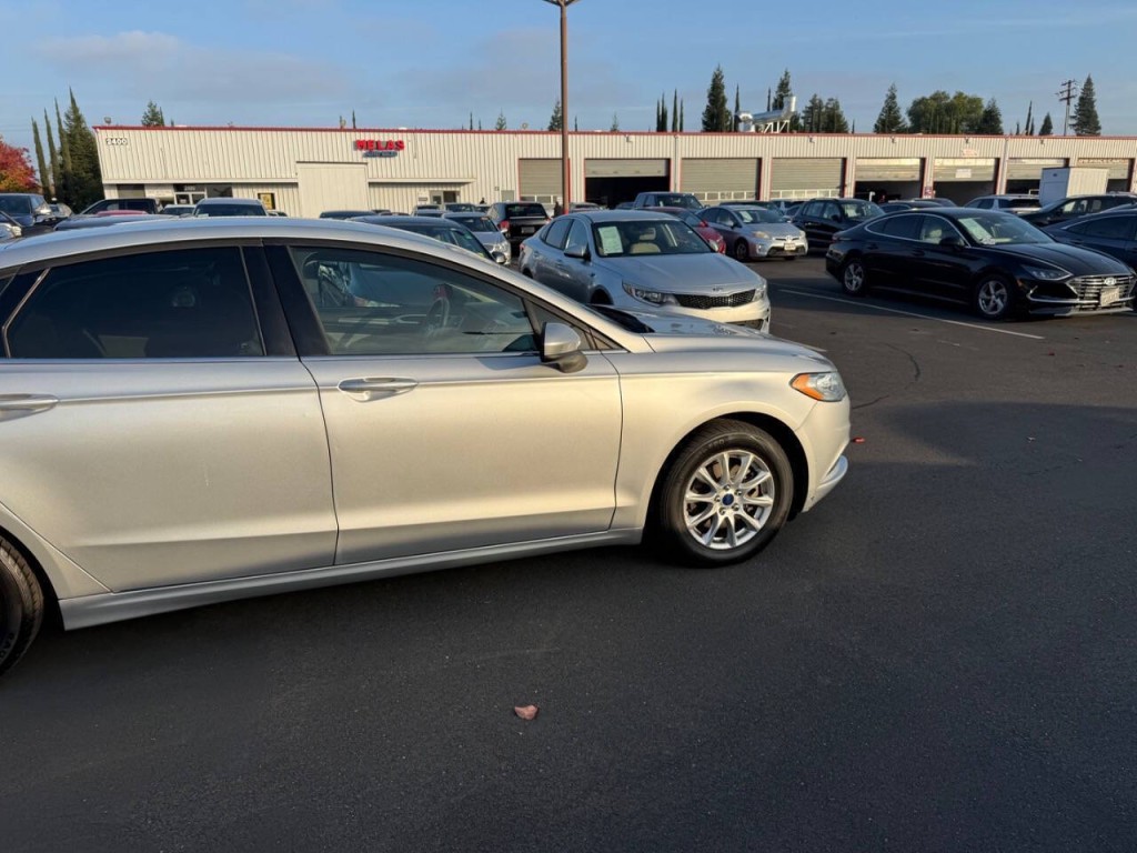 2017 Ford Fusion Image 31