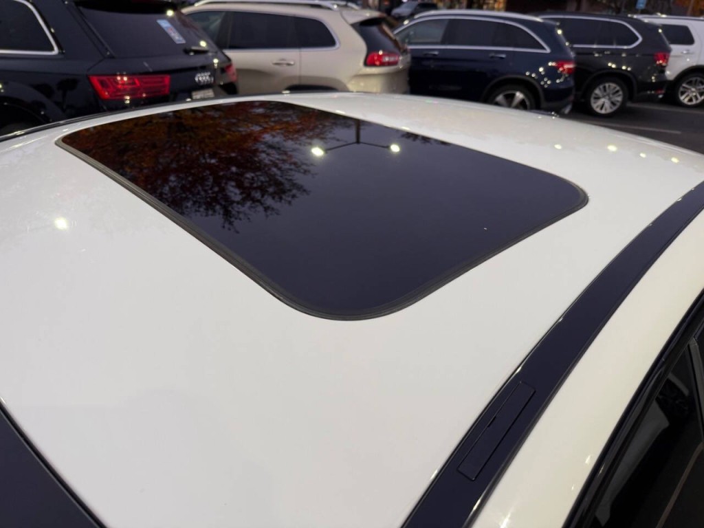 2019 Mercedes-Benz C-Class Image 37