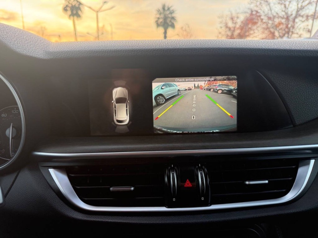 2018 Alfa Romeo Stelvio Image 21