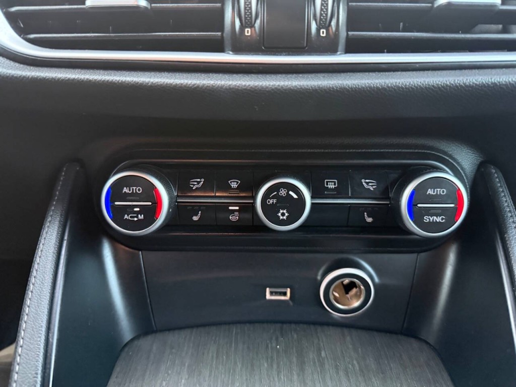 2018 Alfa Romeo Stelvio Image 22