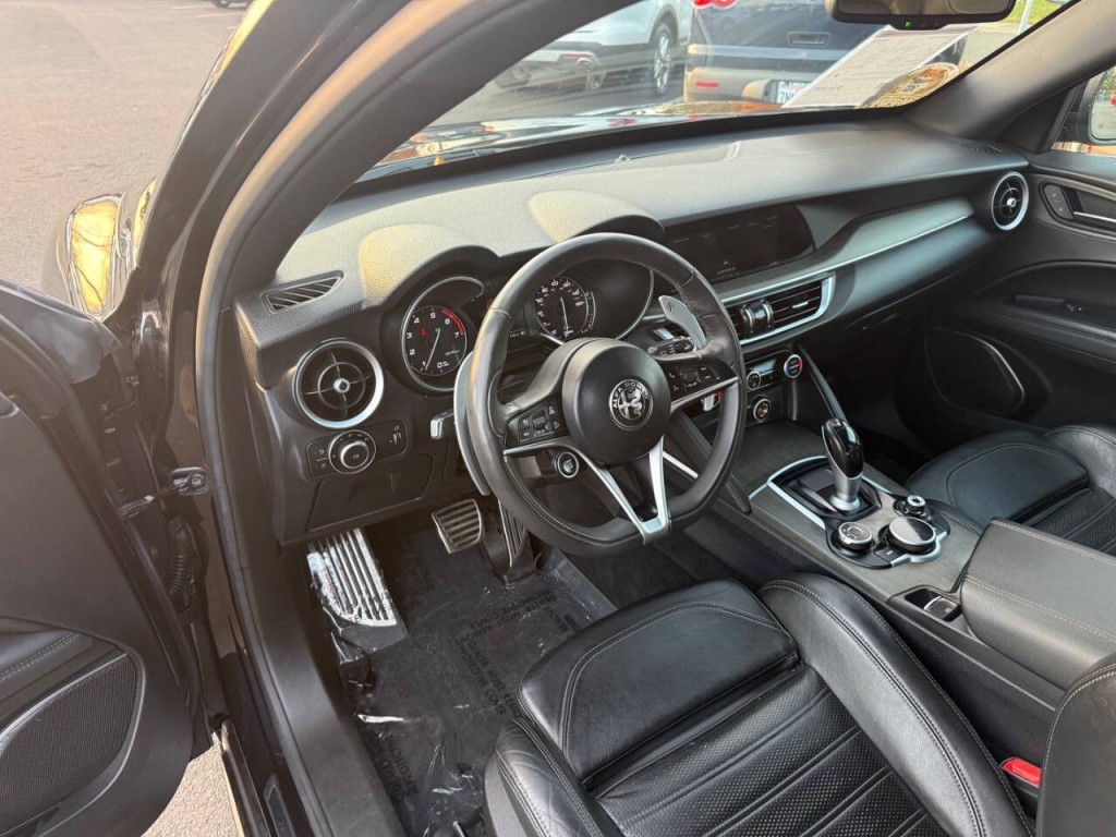 2018 Alfa Romeo Stelvio Image 27