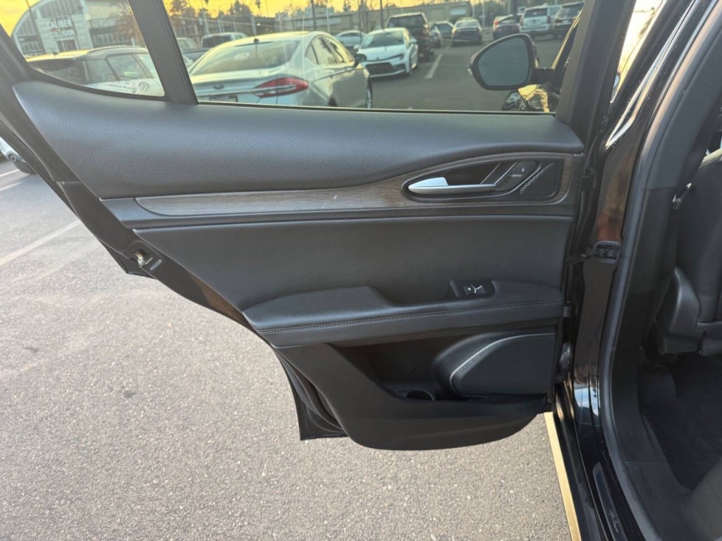 2018 Alfa Romeo Stelvio Image 28