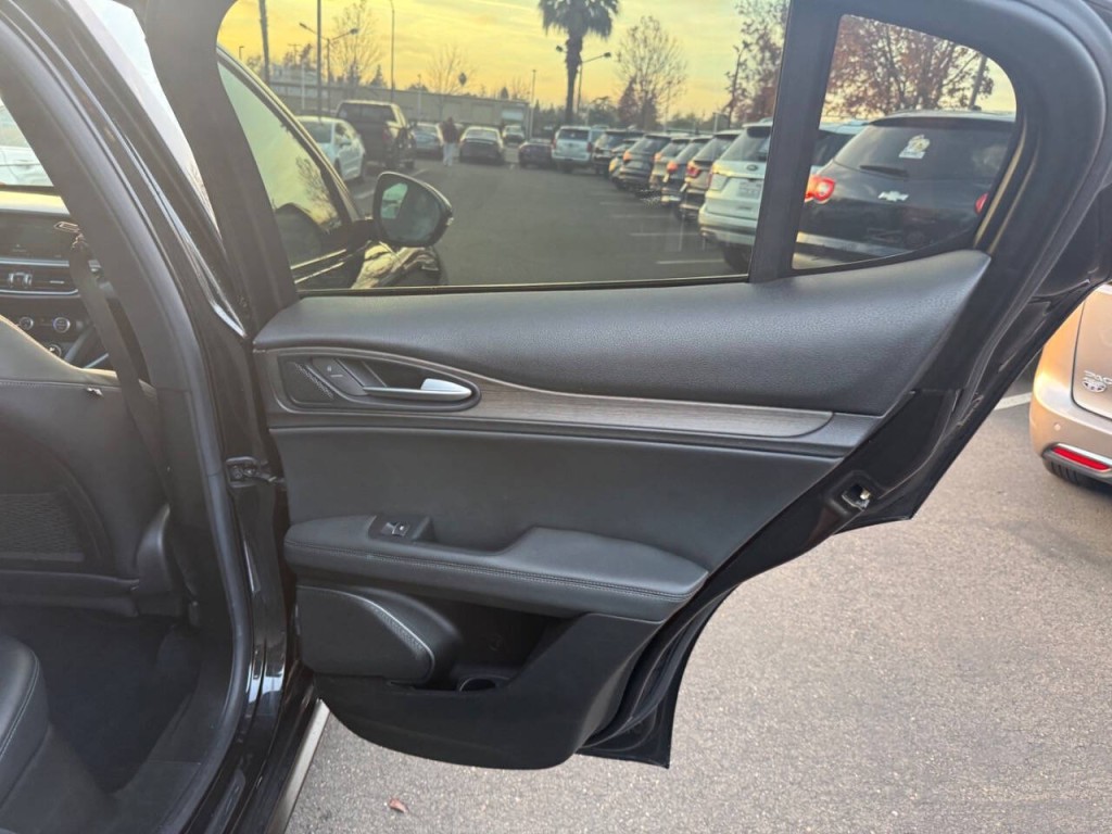 2018 Alfa Romeo Stelvio Image 29