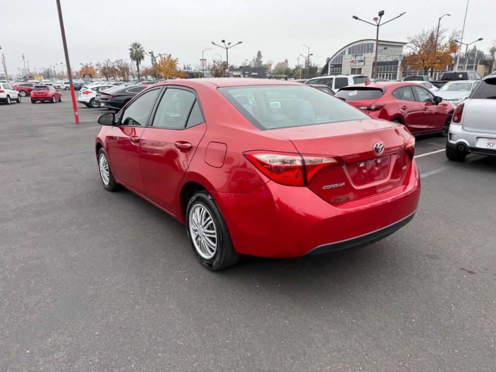 2017 Toyota Corolla Image 8
