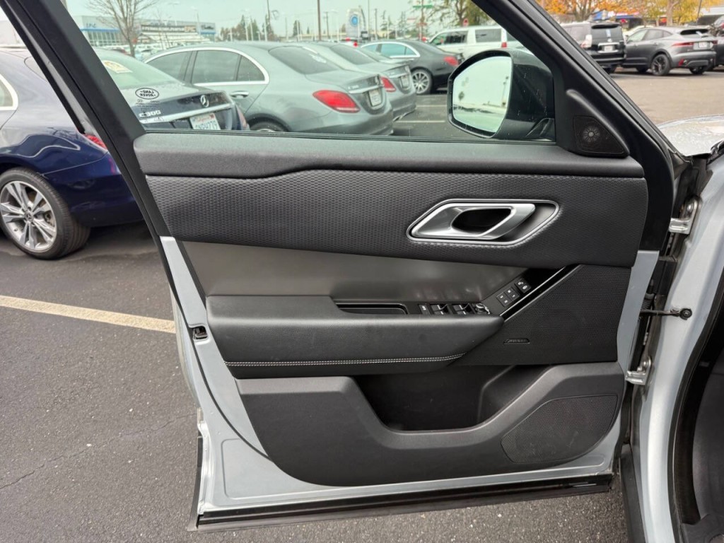 2018 Land Rover Range Rover Image 24