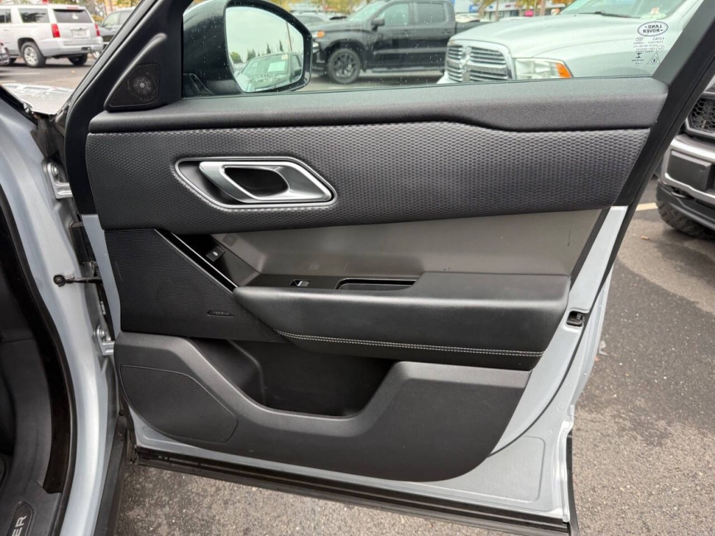 2018 Land Rover Range Rover Image 34