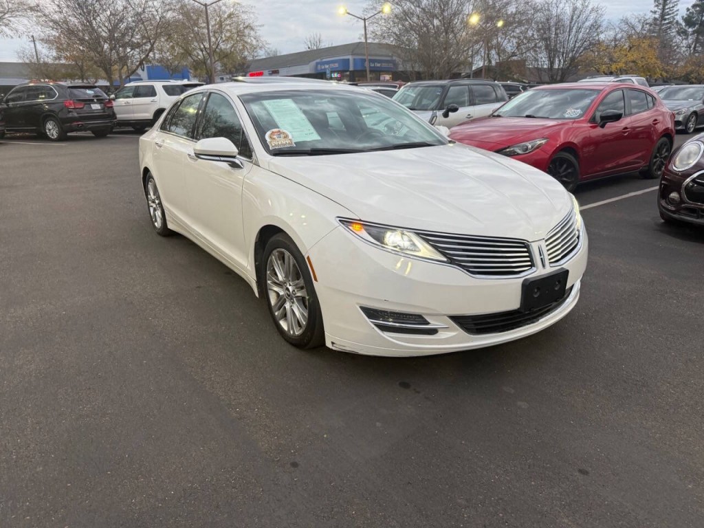 2013 Lincoln MKZ Image 3