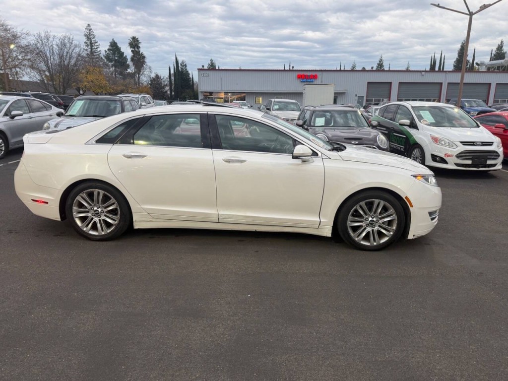 2013 Lincoln MKZ Image 4