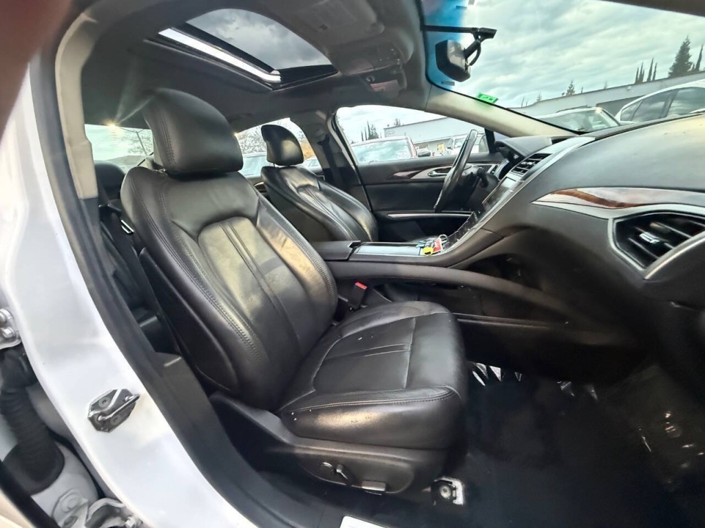 2013 Lincoln MKZ Image 9