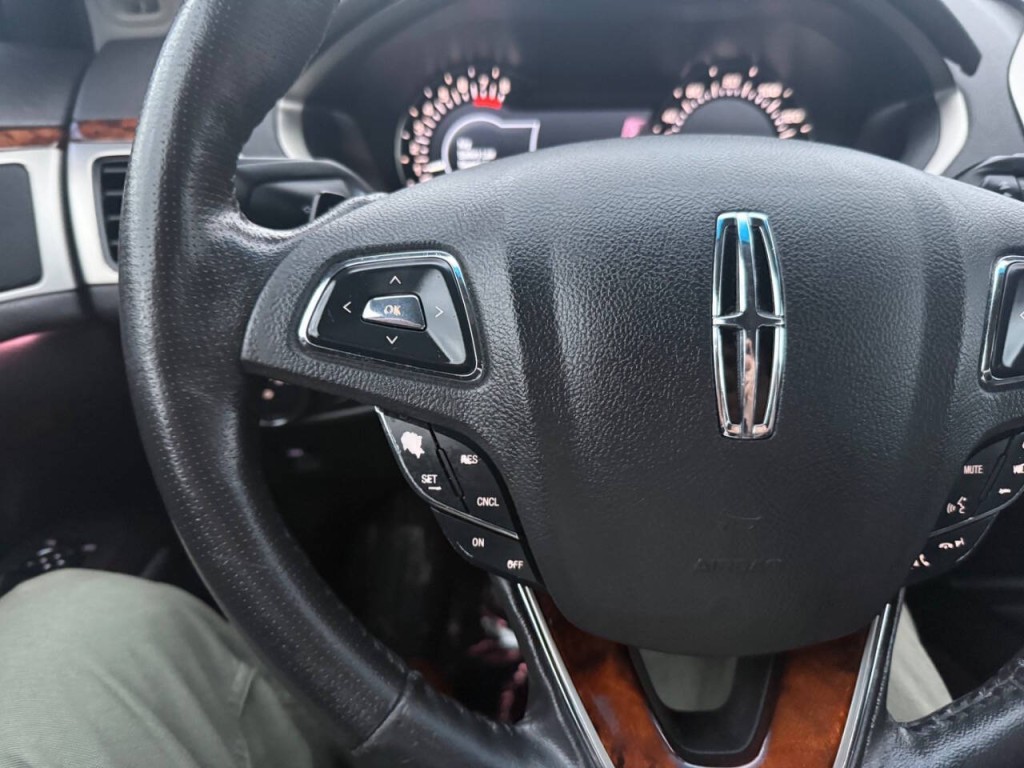 2013 Lincoln MKZ Image 18