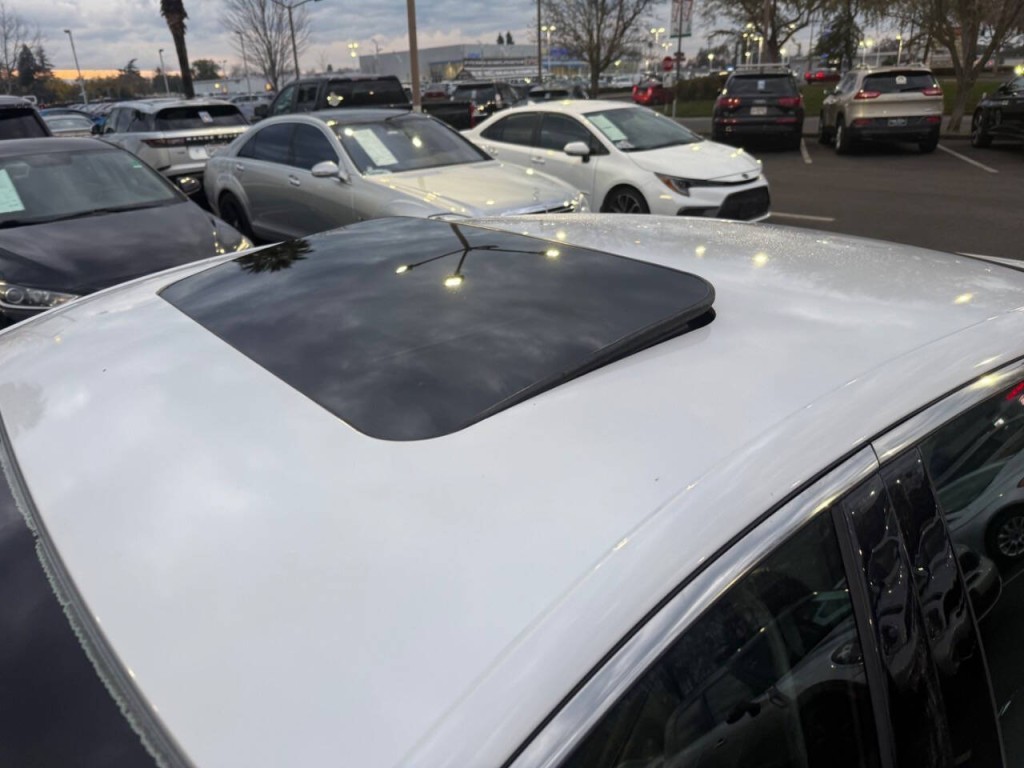 2013 Lincoln MKZ Image 34