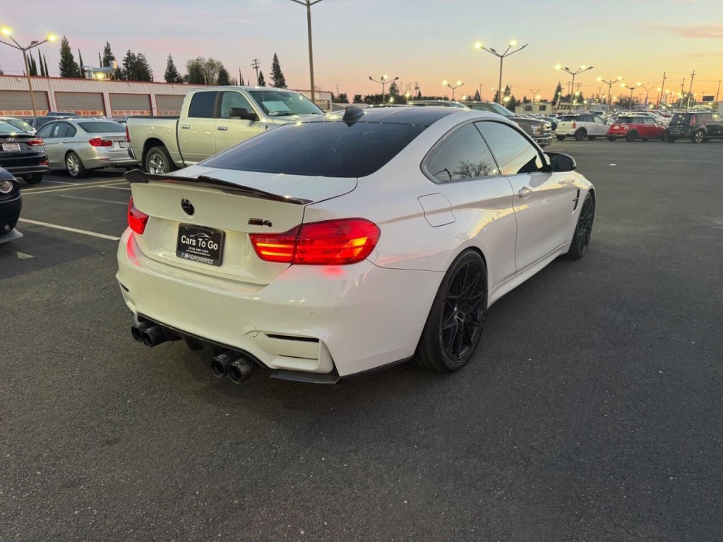 2017 BMW M4 Image 5