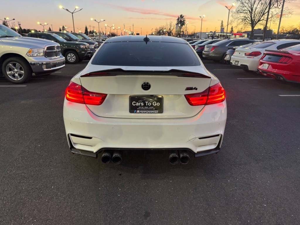 2017 BMW M4 Image 6