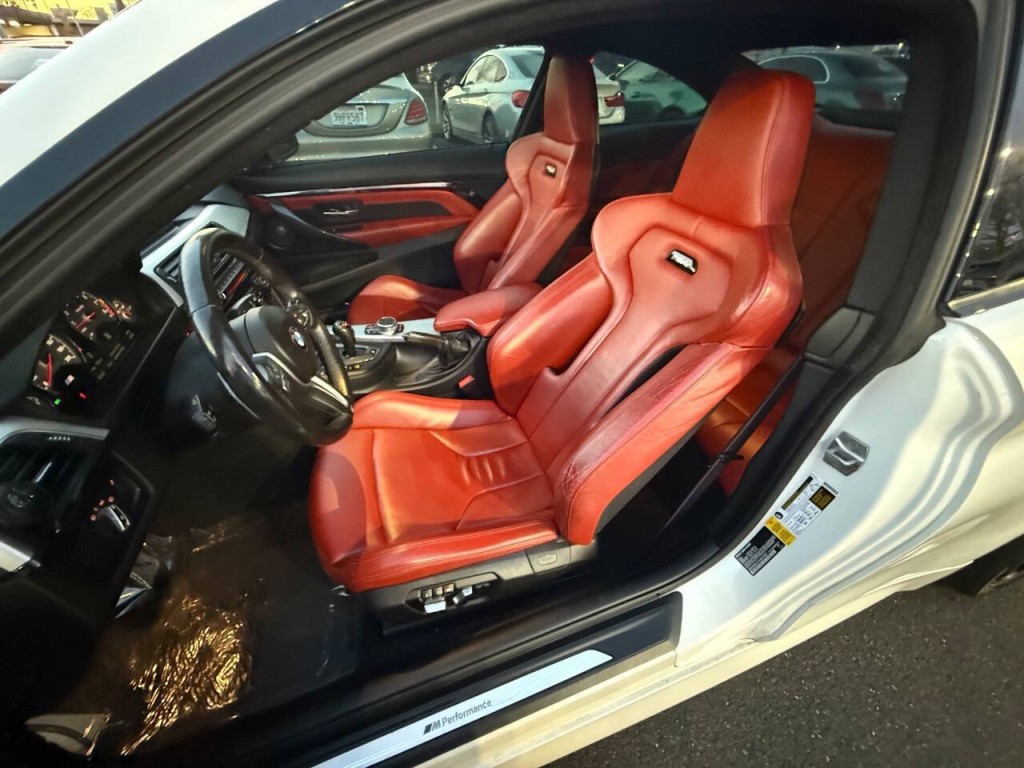 2017 BMW M4 Image 10