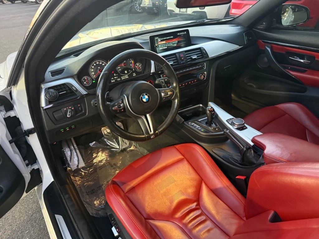 2017 BMW M4 Image 12