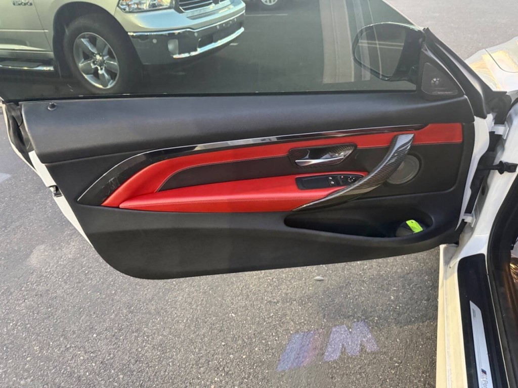 2017 BMW M4 Image 14