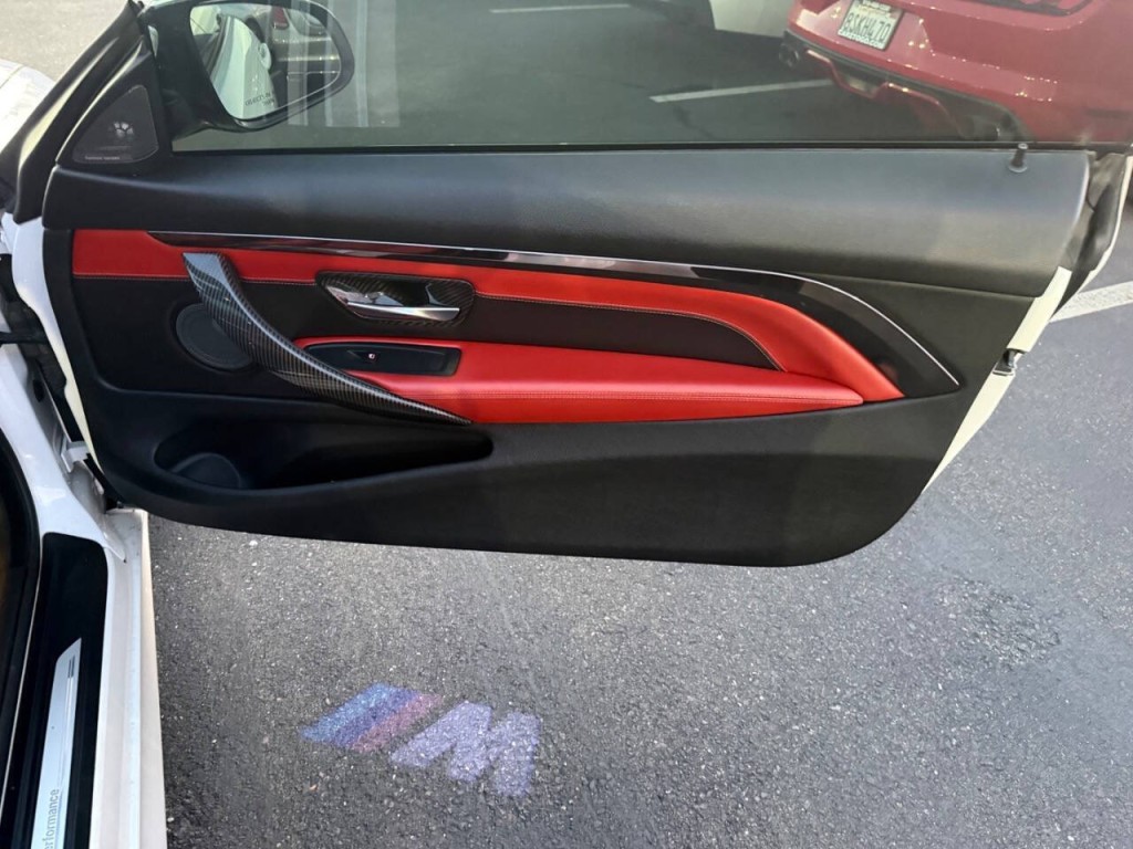 2017 BMW M4 Image 16