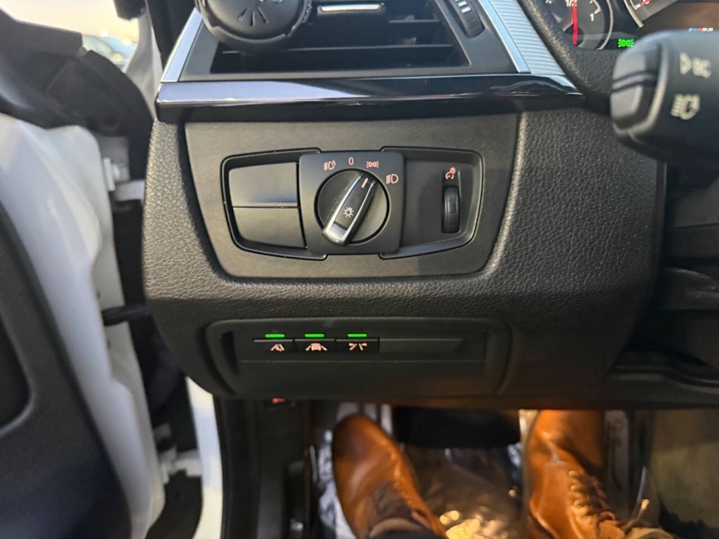 2017 BMW M4 Image 24