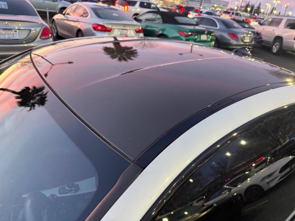 2017 BMW M4 Image 25